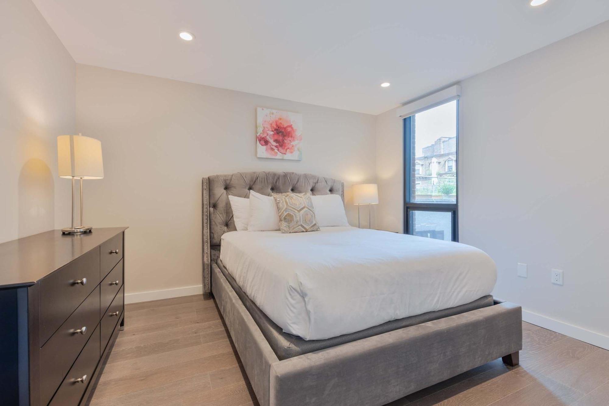 Chic North End Escape Near Waterfront Apartment