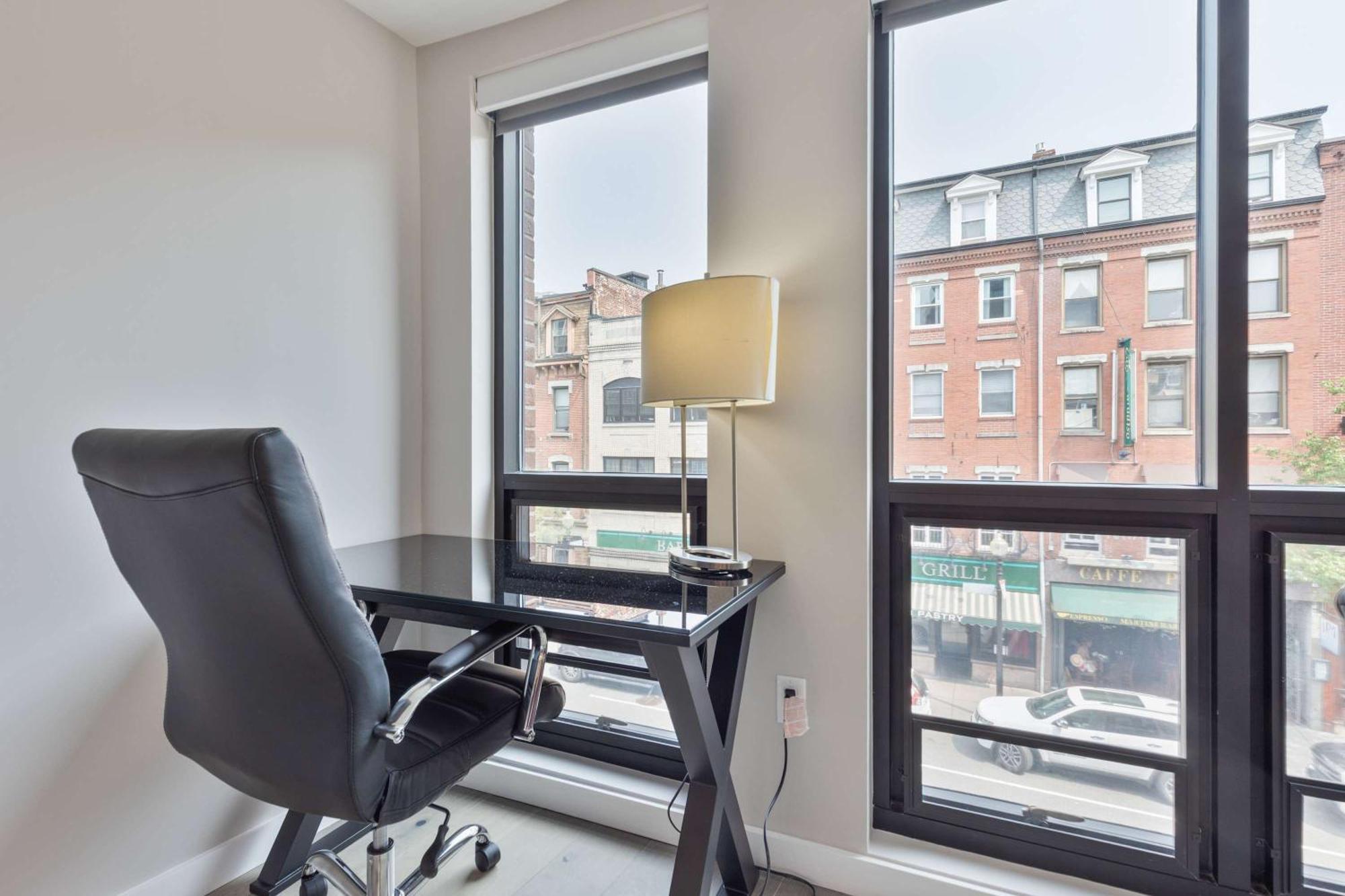 Apartment Chic North End Escape Near Waterfront